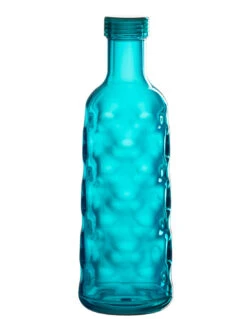 Bouteille Martelée Dans Une Boîte Cadeau En Plastique Bleu