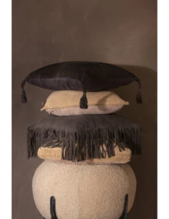 Centre De Coussin En Cuir Camel -Magasin De Meubles De Qualité centre de coussin en cuir camel 2