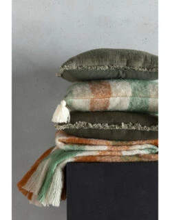 Coussin Avec Des Bords Effilochés En Polyester/coton Vert Foncé 5 Coussin Avec Des Bords Effilochés En Polyester/coton Vert Foncé -Magasin De Meubles De Qualité coussin avec des bords effiloches en polyestercoton vert fonce 2