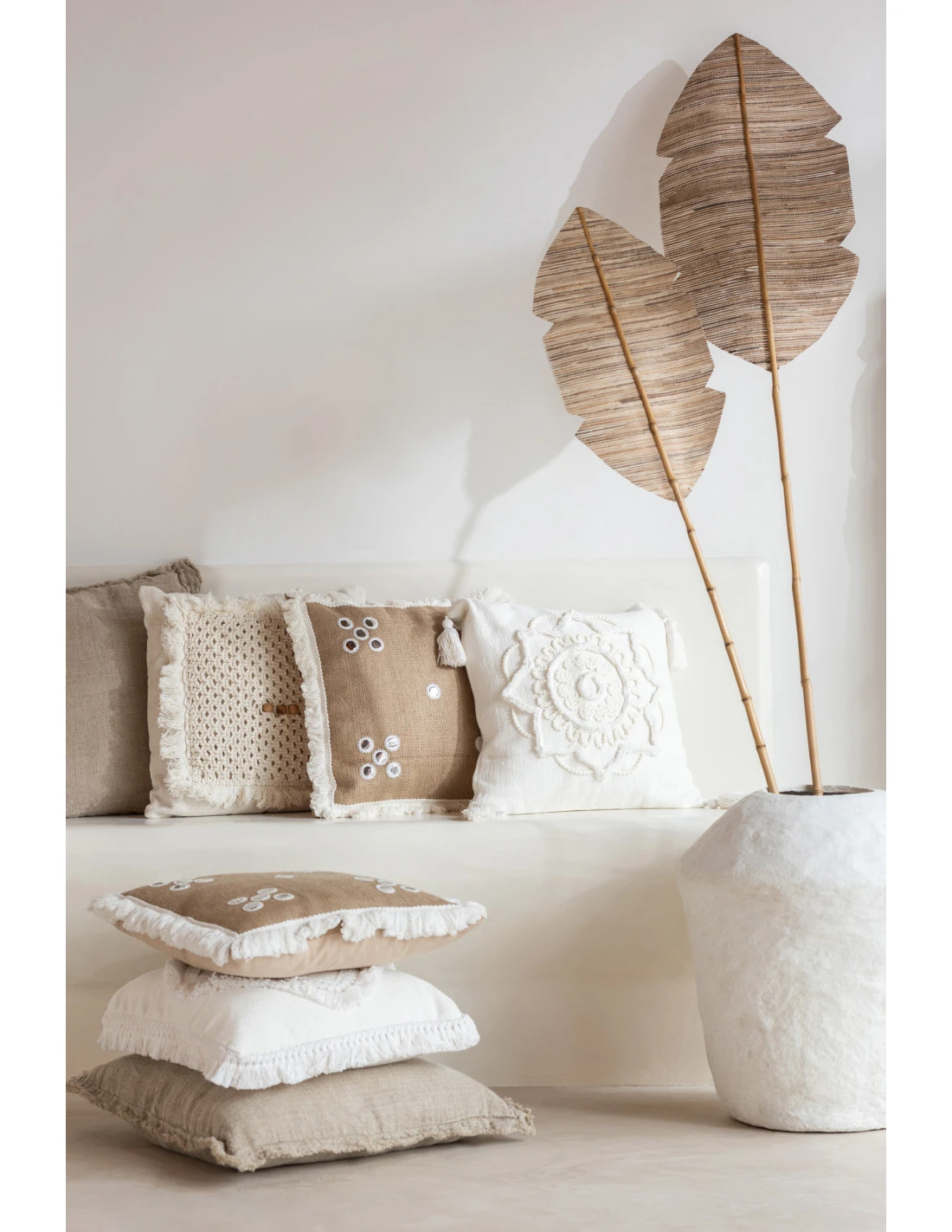 Fleur De Coussin + Pompons En Coton Blanc 5 Fleur De Coussin + Pompons En Coton Blanc – Image 5