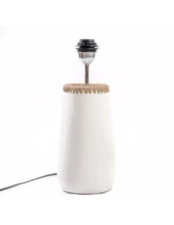 La Lampe De Table Kiska - Blanc Naturel 10 La Lampe De Table Kiska - Blanc Naturel -Magasin De Meubles De Qualité la lampe de table kiska blanc naturel 3