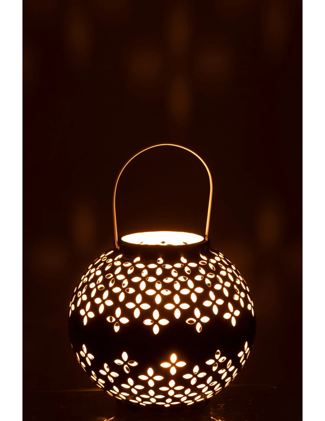 Lanterne Boule En Fer Perforé Noir 3 Lanterne Boule En Fer Perforé Noir – Image 3