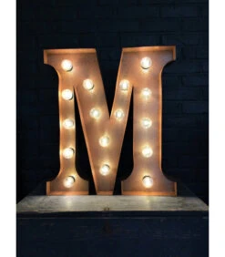 Lettre Lumineuse Métal "M" Couleur Rouille