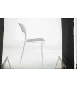 Lot De 4 Chaises Sole Empilables Blanches -Magasin De Meubles De Qualité lot de 4 chaises sole empilables blanches 4