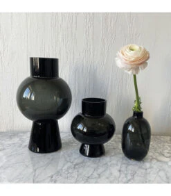 Vase Rond En Verre Noir -Magasin De Meubles De Qualité vase rond en verre noir 2